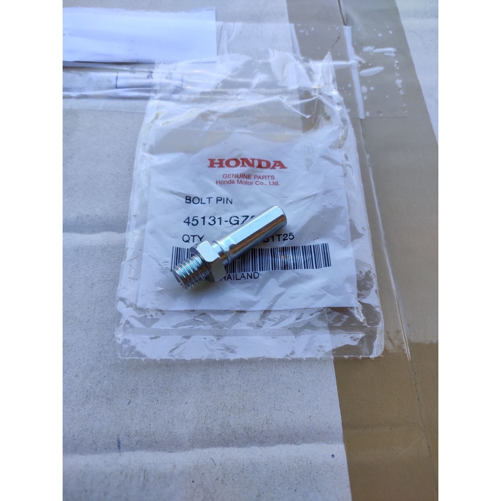 45131-GZ0-006โบลต์สลักดิสก์เบรคหน้าแท้ เวฟ100,110,125,CBR150,โซนิค,คลิ๊ก,สกู้ปปี้ไอ,PCX, 1ชิ้น  อะไห