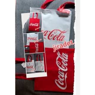 กระเป๋าผ้าแบรนด์แท้ Coca-Cola ขนาด 15.5×13 นิ้ว มีสินค้า 2 สี เนื้อผ้าคุณภาพดีจาก MINISO Life สินค้าใหม่