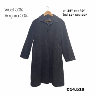 Coat size M Wool and Angora เสื้อโค้ททรงยาวผ้าวูล 50% ขนกระต่าย 50% อก 38 ยาว 40 C14.b16