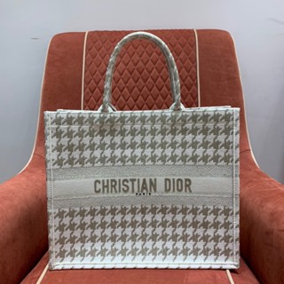 พรี​ ราคา9900 Dior Book Tote กระเป๋าแฟชั่น กระเป๋าถือ กระเป๋าสะพายข้าง 36cm 41cm