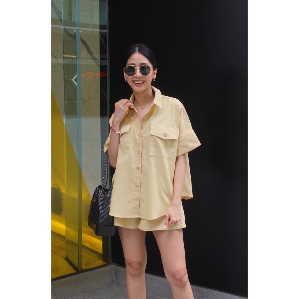 ชุดเซ็ตสีเหลือง จาก SAC.Bangkok ใส่ไม่กี่ครั้ง สภาพดี / เสื้ออกได้ถึง 48 กางเกง เอวยางยืด 22-30