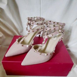 รองเท้า valentino rockstud high heel 2.5 นิ้ว size 40 หนังแท้ สีชมพูนู้ด