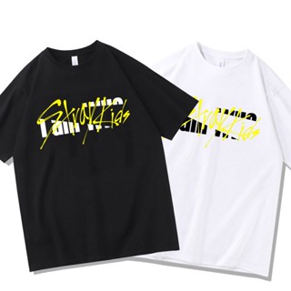 Stray Kids University เสื้อยืด I AM WHO พิมพ์เสื้อยืดฤดูร้อนสไตล์เกาหลี Ins Top