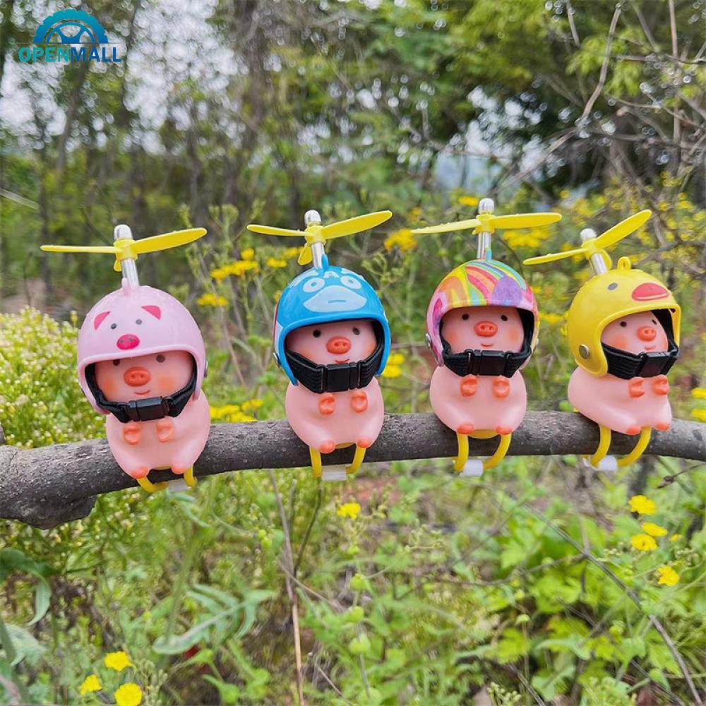 Openmall เครื่องประดับ รูปหมูน่ารัก สีชมพู พร้อมใบพัดหมวกกันน็อค สําหรับตกแต่งรถยนต์ K1U9
