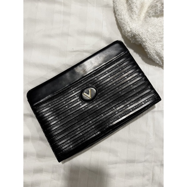 กระเป๋าครัทช์ VALENTINO