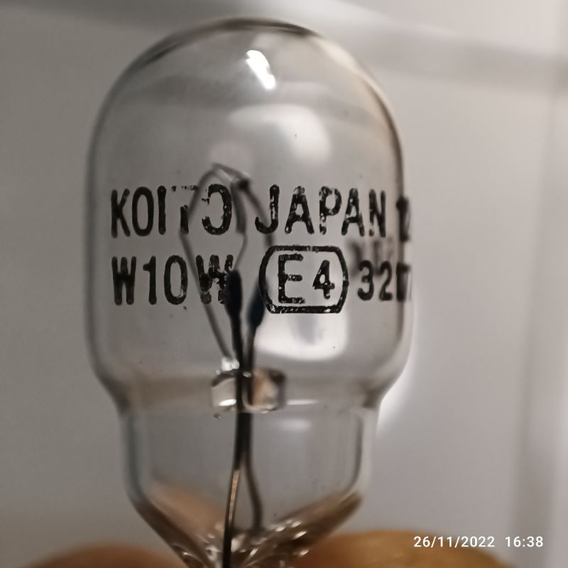 One KOITO JAPAN T13 W10W หลอดไฟ twilight T13 w10w หลอดไฟไฟเลี้ยวรถจักรยานยนต์