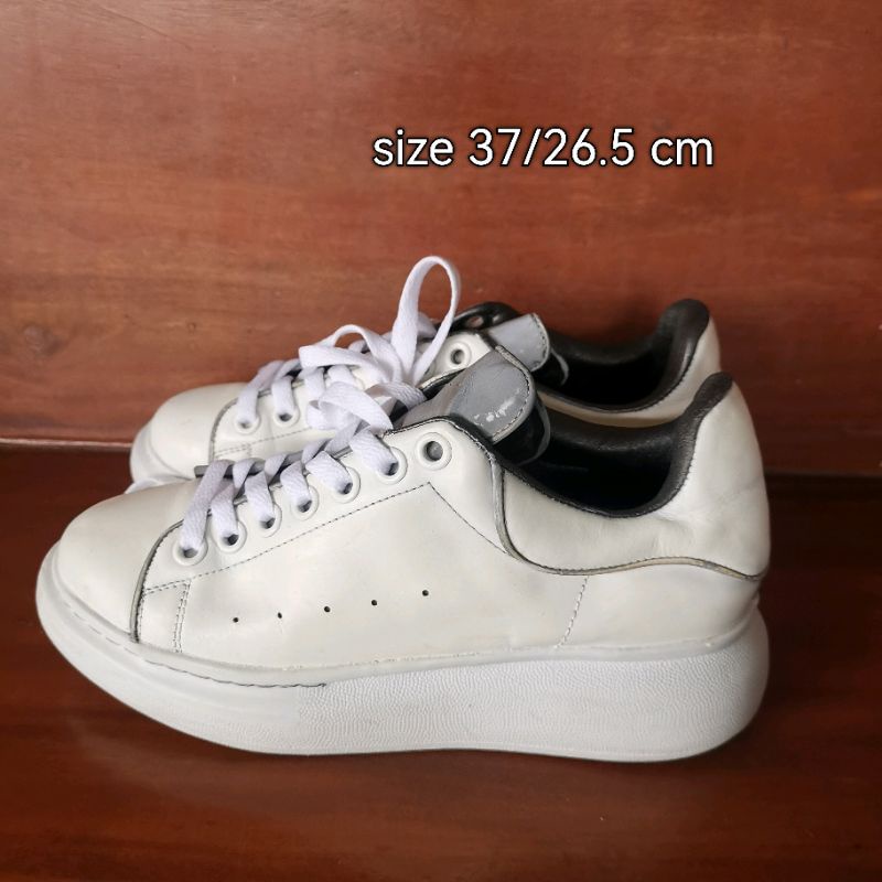 รองเท้าผ้าใบผู้หญิง แท้ มือสอง 01 Alexxander Maqueen