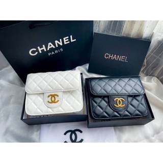 กระเป๋า CHANEL Classic สี่เหลี่ยม ห้อยโซ่ งานหนังแลมป์ทรงเหลี่ยม ขนาดใหญ่ ใส่ไอโฟนสบายๆ