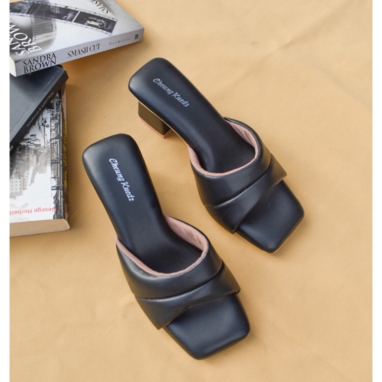 รองเท้าแตะ REEVA SLOP รุ่นใหม่ล่าสุด