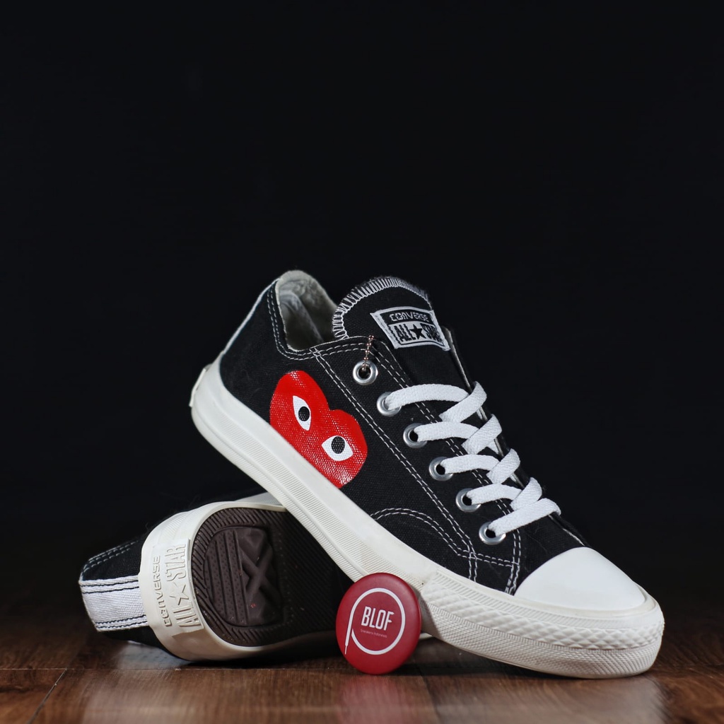 Converse CDG Play Low รองเท้าผู้ชายและผู้หญิงสีดําและสีขาว