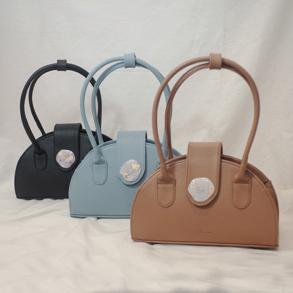 กระเป๋าสะพาย - Lanula by The Bahamas