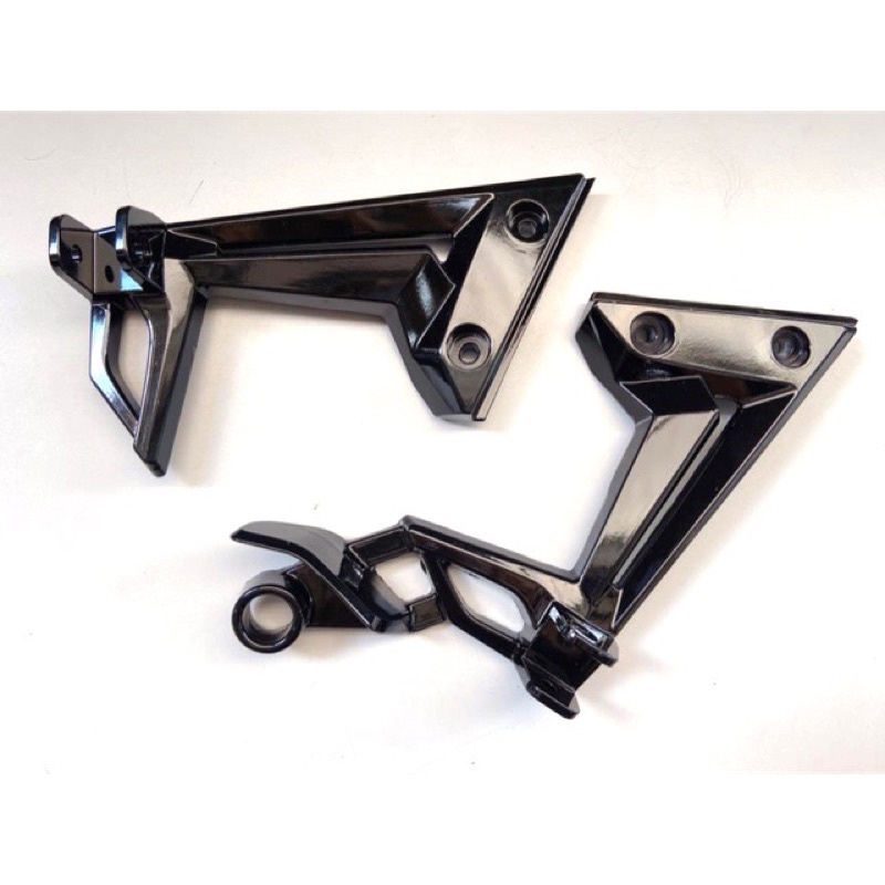 Yamaha LC135NEW V2-V6 FOOTREST BRACKET HITAM KILAT เกรด A