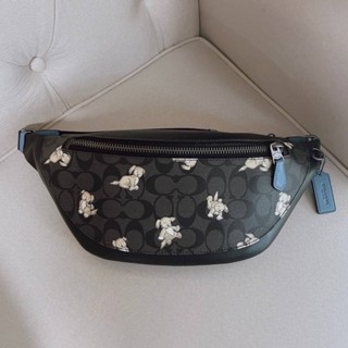 คาดอกรุ่นนี้หายาก Warren Belt Bag In Signature Canvas With Creature Print Style