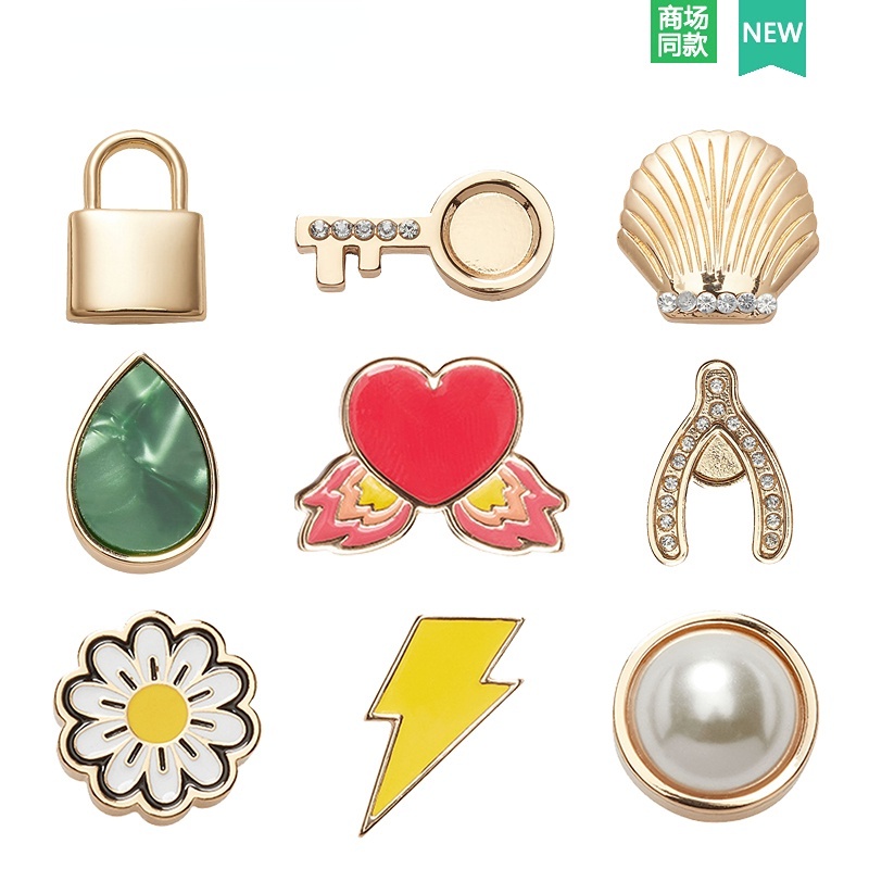Clog Pins ผู้หญิง/รองเท้าผู้ชายอุปกรณ์เสริม ins โลหะ rhinestone diy clog charm ของแท้อย่างเป็นทางการ