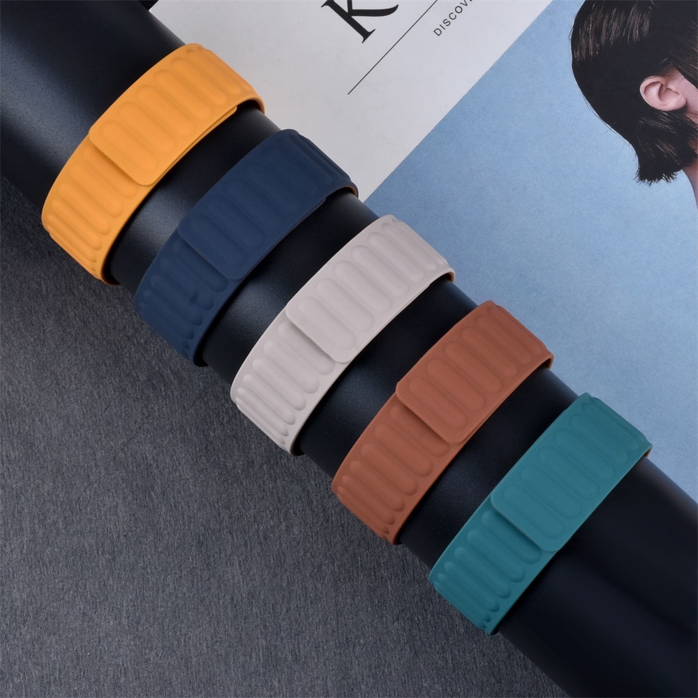 สายนาฬิกาข้อมือซิลิโคน แม่เหล็ก สําหรับ iWatch band 49 มม. 44 มม. 40 มม. 41 มม. iWatch series 8 ultra 7 6 SE 5 4 3 2 1 Sport Rubber bracelet 45 มม. 42 มม. 38 มม.
