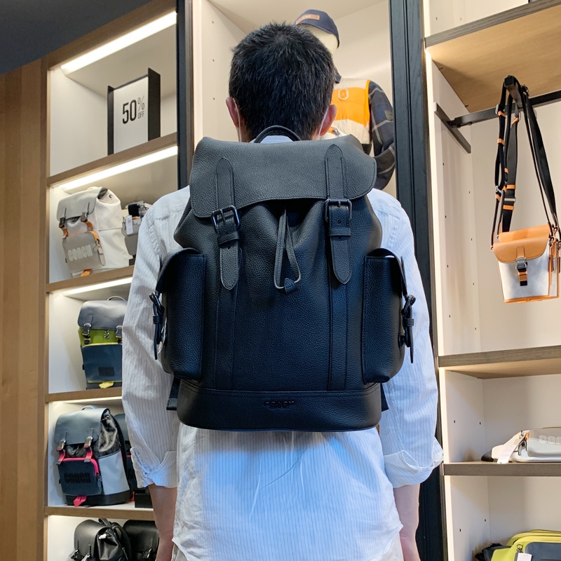 กระเป๋า coach ของแท้✗▬COACH Men s Trend Flap Backpack hudson Drawstring Leather Travel กระเป๋าคอมพิวเตอร์ 837 839