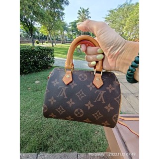 Lv speedy mini 6.5"used bag like new