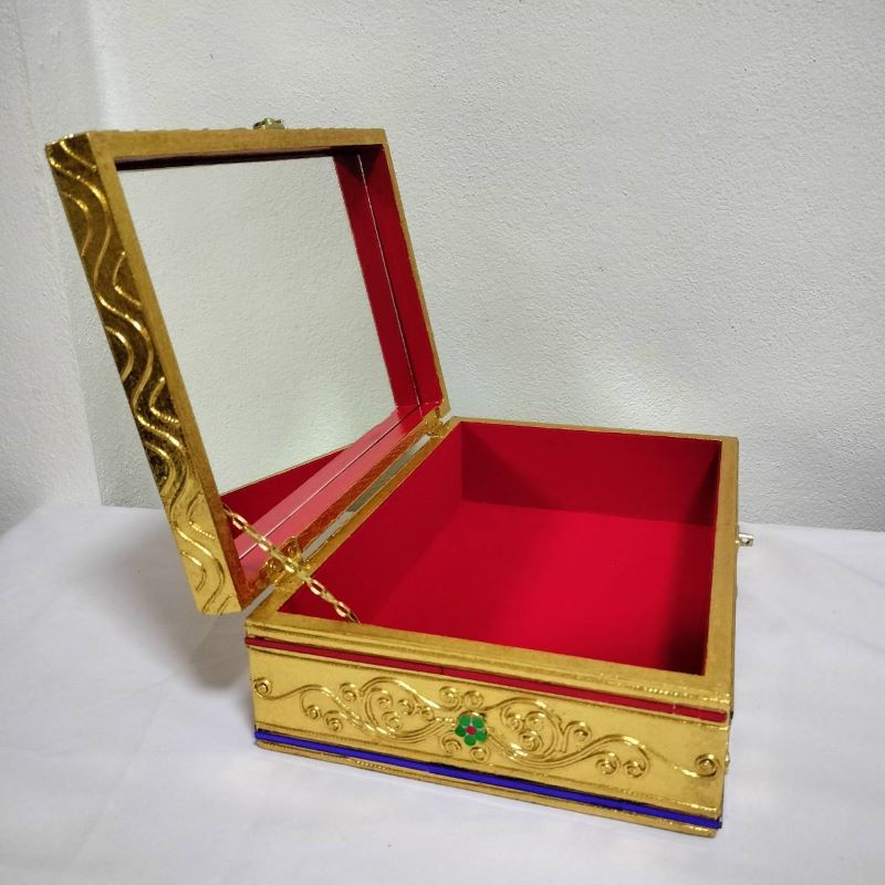 กล่องทอง หีบทอง ขนาด20x30x10cm กล่องใส่พระเครื่อง กล่องไม้ หีบใส่พระ กล่องเก็บสมบัติ