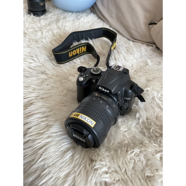 กล้อง DSLR Nikon D5000 มือสอง สภาพเยี่ยม เก็บภาพที่เราไม่สามารถย้อนเวลามาเก็บได้ พร้อมเลนซ์คิด18-55พร้อมตัวกันแสงเลนซ์