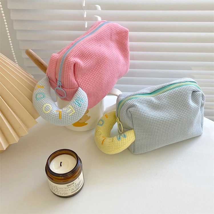 AmBag ✿ กระเป๋า ถุงดินสอ กระเป๋าเครื่องสําอาง แบบพกพา สําหรับเดินทาง ผ้าสักหลาดนิ่ม แฟชั่นสําหรับผู้หญิง สีแคนดี้ thumbnail 7