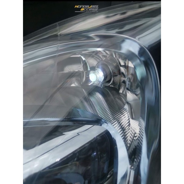 หลอดไฟ LED T10 ยี่ห้อ IPF ปิดไฟแล้วเรืองแสง