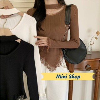 Mini shop🌸พร้อมส่ง🌸 (94160) เสื้อไหมพรมแขนยาว ดีเทลปลายระบายเส้นๆ โชกเกอร์เบาๆ