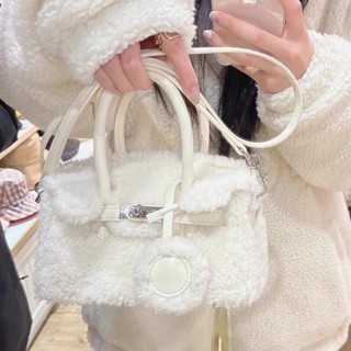 กระเป๋านุ่มนิ่ม ผ้ากำมะหยี่ขนนิ่ม กระเป๋าถือใบเล็ก crossbody bag สไตล์เกาหลี กระเป๋าสี่เหลี่ยม