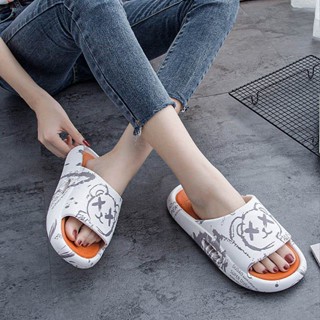ShoesStudios [ขายดี]รองเท้าแตะแบบสวมมี สกีนลายหมีสีทูโทน🐻‍❄️รองเท้าแตะพื้นนุ่มสวมใส่สบายระบายอากาศดี