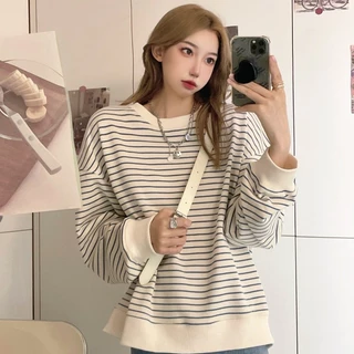 FASHION.61 เสื้อเเขนยาวคอกลมผู้หญิง เสื้อคลุมลายริ้ว รุ่น W6874