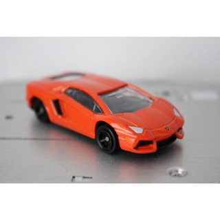 TOMICA 87 LAMBORGHINI AVENTADOR LP 700-4 1/68