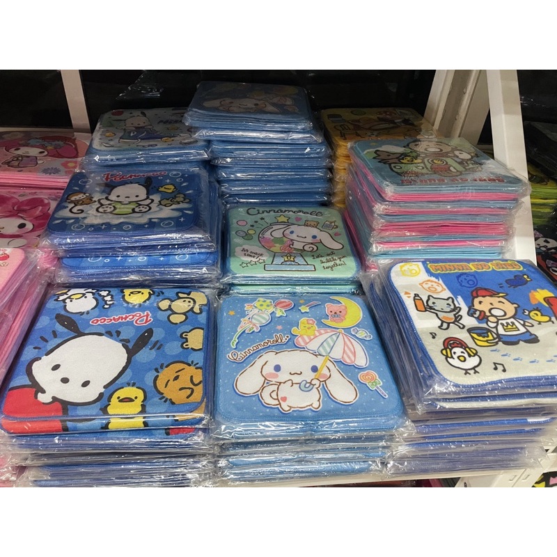 ผ้าเช็ดหน้า ลายลิขสิทธิ์แท้ขนาด8x8 นิ้ว ราคาต่อ1ผืน