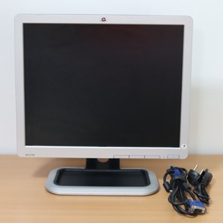 จอคอม HP 17นิ้ว Monitor จอสแควร์ แถมสายไฟ ac สาย VGA  มือสอง