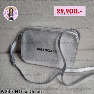 👜: New!! Balenciaga Camera Bag ‼️ก่อนกดสั่งรบกวนทักมาเช็คสต๊อคก่อนนะคะ‼️