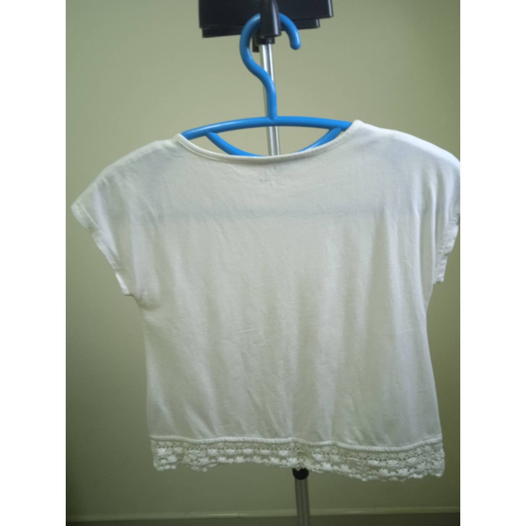 แบรนด์ GAP  ของแท้ 100% เสื้อยืดคอกลมเด็กหญิงอายุ 2-3 ขวบ **มือสอง**  สภาพดีสีเขียว เสื้อยืดคอวี น่า