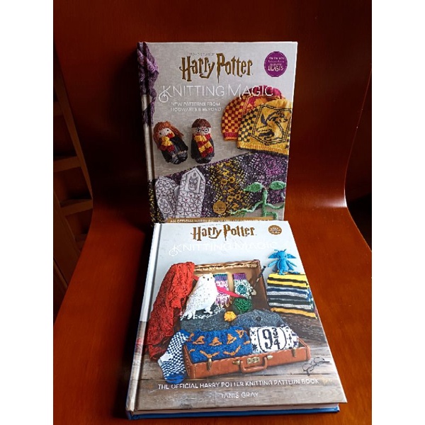 Harry Potter Knitting Magic (an official Harry potter knotting pattern book)