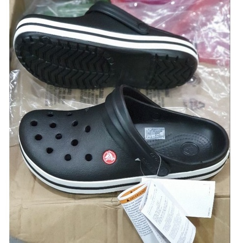 โปรซื้อ1 แถมตุ๊กตา 2ชิ้นฟรี CROCS Crocband Clog Unisex ถูกกว่าshop ร้องเท้าหัวโต ใส่ได้ทั้งชายและหญิง (สินค้าพร้อมจัดส่ง