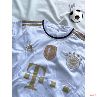 จัดส่งตรงจุดชุดบอล Bayern Munich (White) เสื้อบอลและกางเกงบอลผู้ชาย ปี 2022-2023 ใหม่ล่าสุด