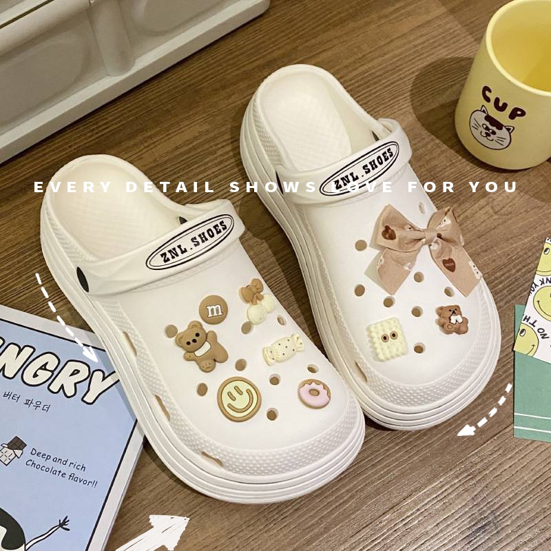 Sukky พร้อมส่งจ้า รองเท้าแฟชั่นหัวโต รองเท้าหัวโตสไตล์เกาหลี มาพร้อมตัวติดน้องหมีสุดน่ารัก ใส่ได้2แบบ สั่งโลด