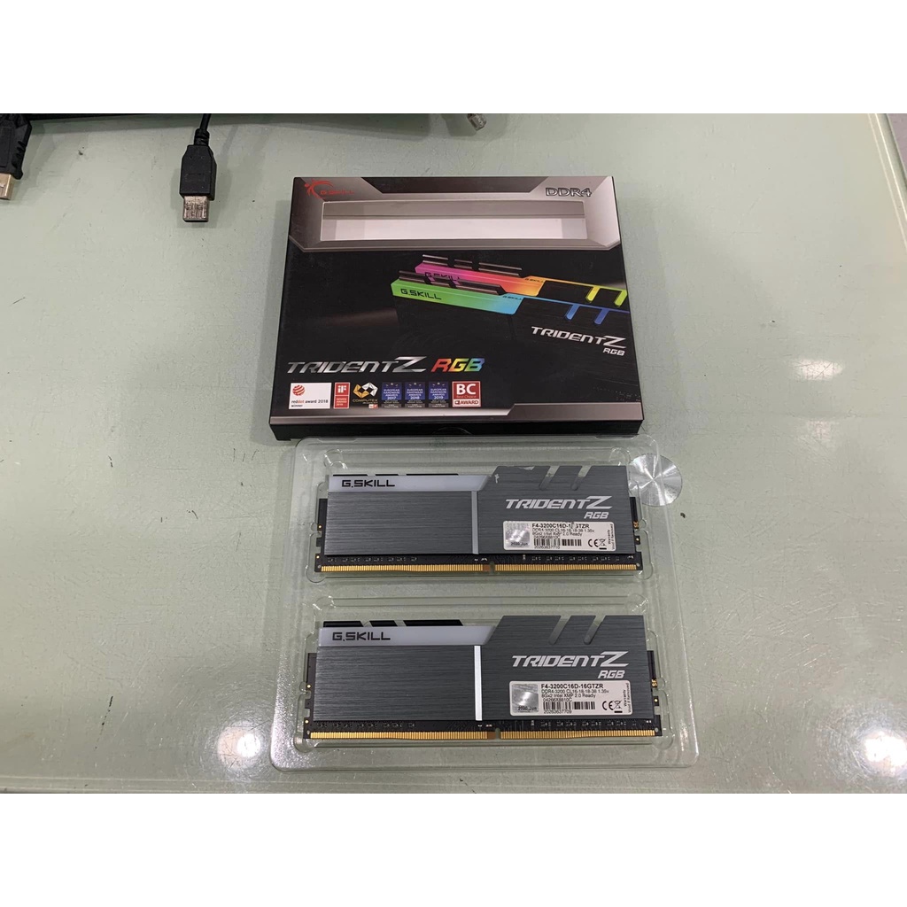 16GB (8GBx2) DDR4 3200MHz RAM  G.SKILL TRIDENT Z RGB (F4-3200C16D-16GTZR)มือสองสวยๆ