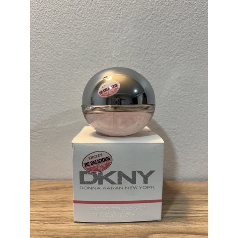 น้ำหอม dkny แท้💯สีชมพู กลิ่น fresh blossom แอปเปิ้ลชมพู 30ml