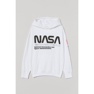 H&amp;M ชุดเด็กโต เสื้อฮู้ดพิมพ์ลาย NASA สีขาว Printed hoodie