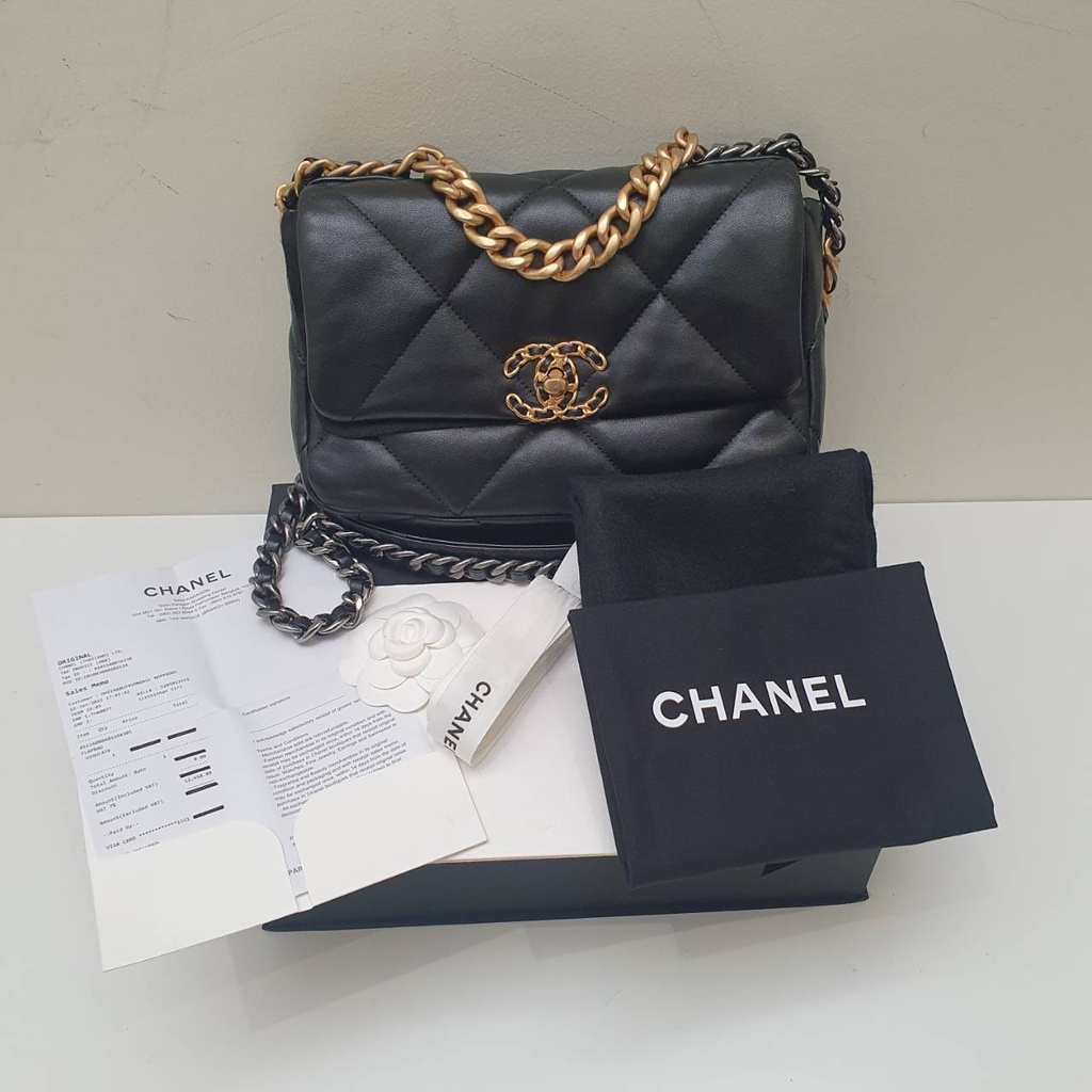 CO221006025 Chanel 19 Flap Bag