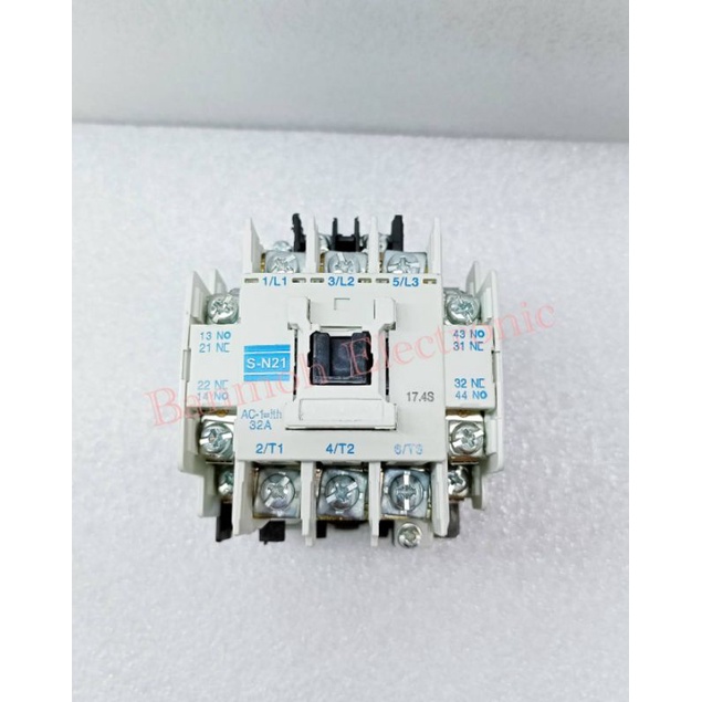 S-N21 แมกเนติกคอนแทคเตอร์ มีโวล์ให้เลือก24V,110V,220V380V SN-21 ยี่ห้อZT 32A SN21 สินค้าคุณภาพราคาย่