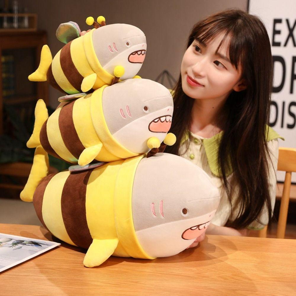 BLUEVELVET Shark Bee Plush ของเล่นนุ่มหมอนนอนหลับมาพร้อมกับของเล่นหมอนนุ่มของเล่นเด็กของขวัญเด็กสําหรับเพื่อน Comforting Sleeping Mate ของเล่น Shark Bee ตุ๊กตา - รูปที่ 6