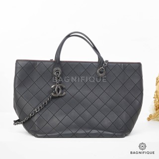 CHANEL TOTE BLACK CALF RHW