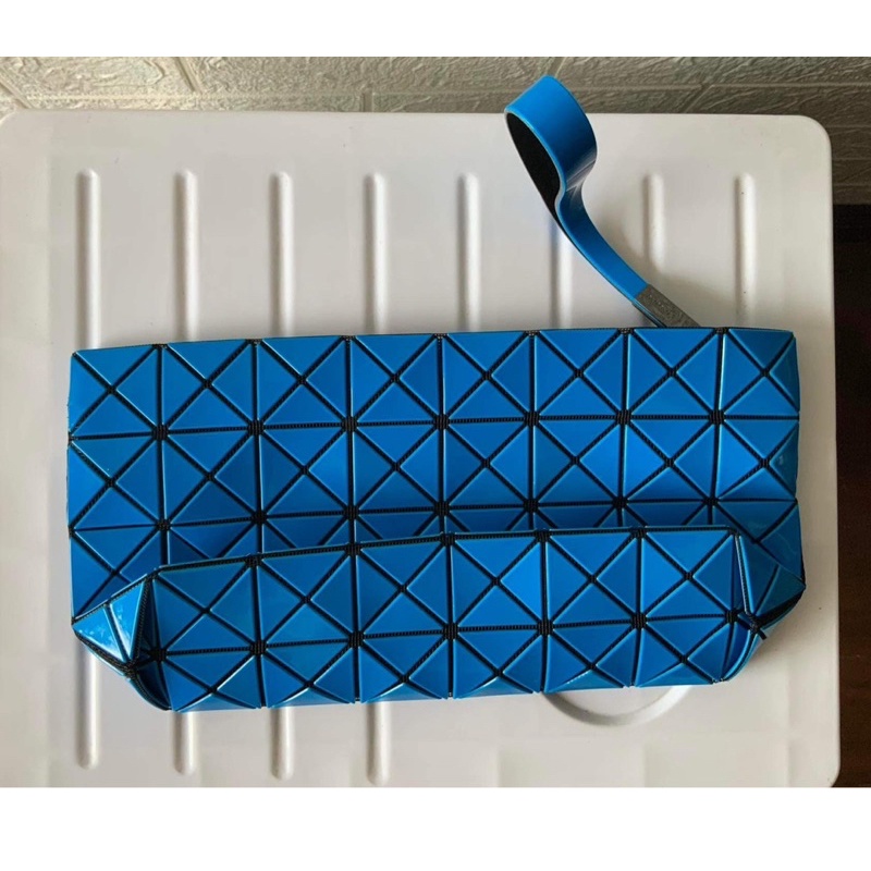 BAO BAO Issey Miyake Clutch  4x8 แท้