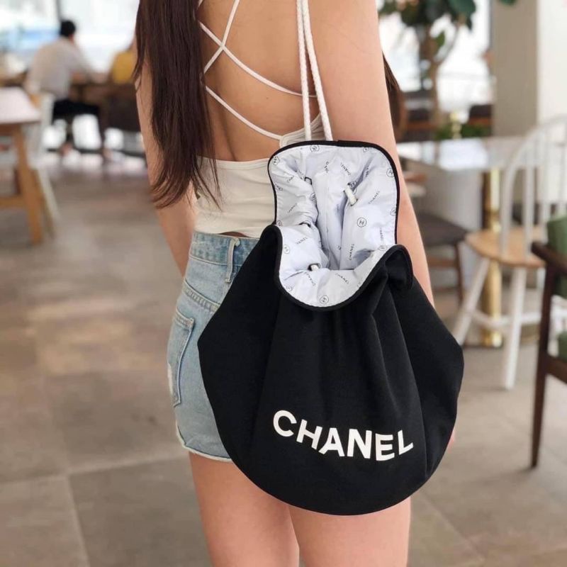 กระเป๋า Chanel ทรงจีบ รุ่นนี้สะพายได้หลายแบบด้วยนะ​ ใส่ของได้เยอะ​  จุ​   พกพาสะพายสวยมากจ้า