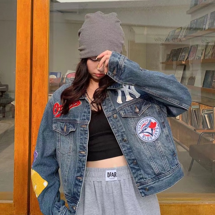 MLB NYแจ็กเก็ตยีนส์เเฟชั่นรุ่นใหม่คลาสสิคซักน้ำคอปกเอวลอยโลโก้NYตัวใหญ่