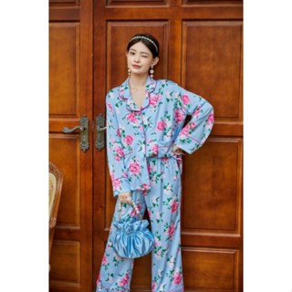 ชุดนอน Blue rose pajamas (premium silk satin)