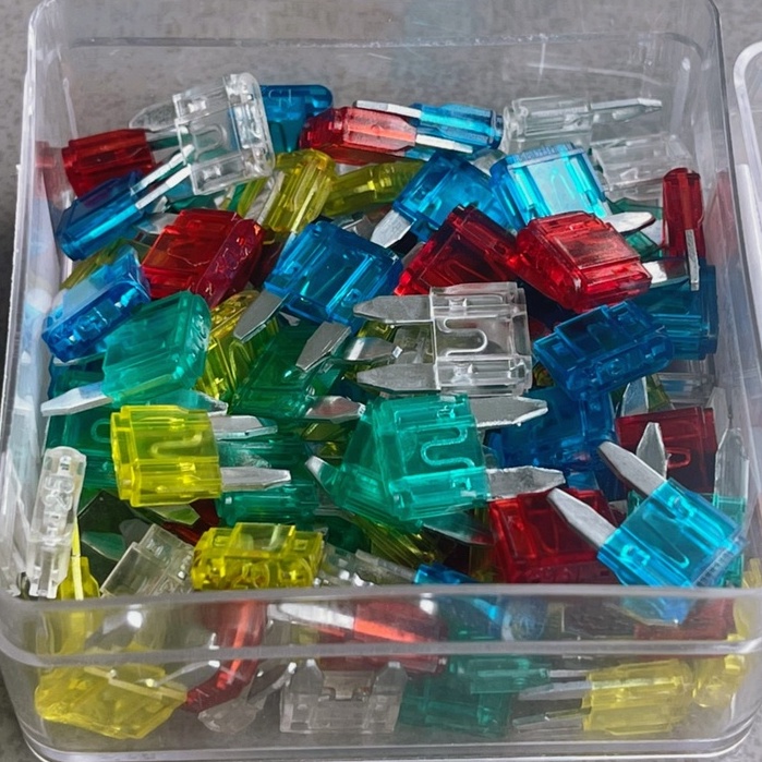 ฟิวส์เสียบ รวมแอมป์ ตัวเล็กขายาว ฟิวส์รถยนต์ จิ๋ว10A,15A,20A,25A,30A,รวมในกล่องเดียวครบทุกเบอร์ ใช้ได้ทั้งไฟ12vและ24v. - รูปที่ 4